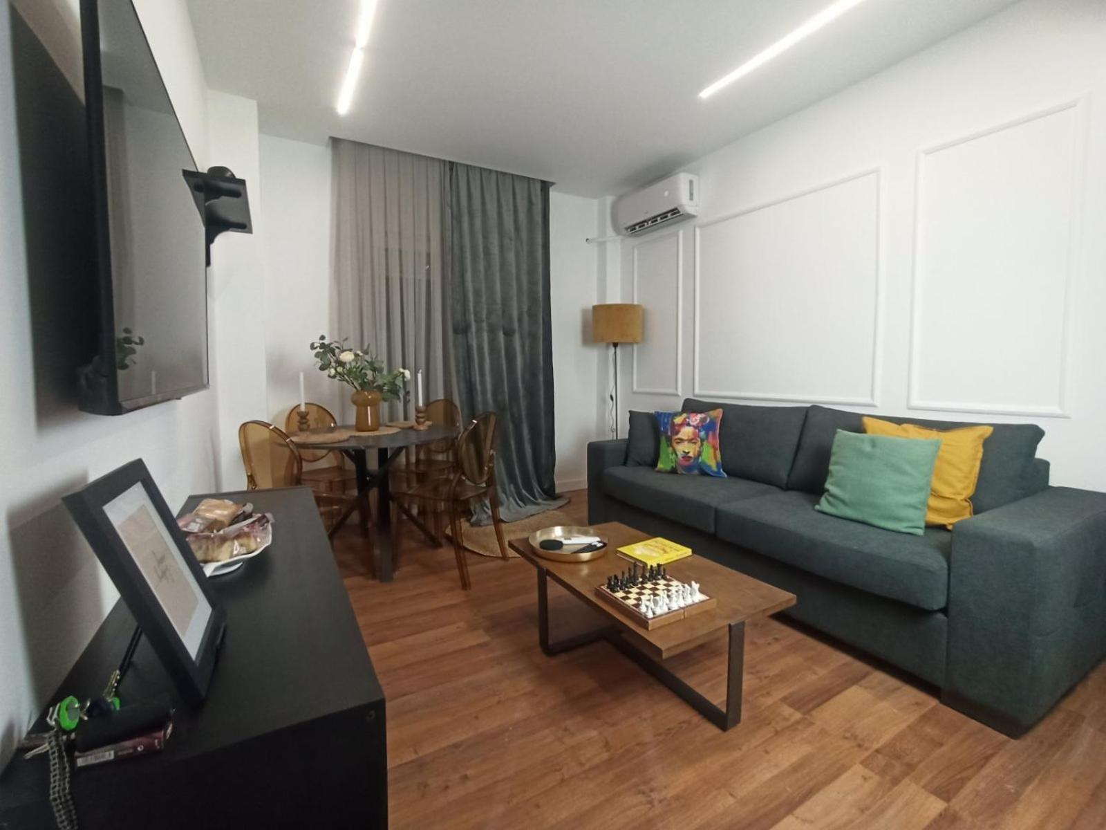 Down Town Luxurious Apartments 6 アレクサンドルポリス エクステリア 写真