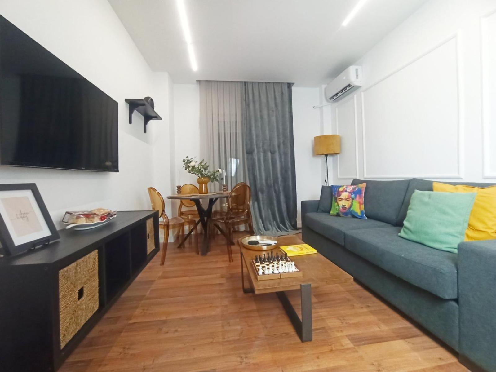 Down Town Luxurious Apartments 6 アレクサンドルポリス エクステリア 写真