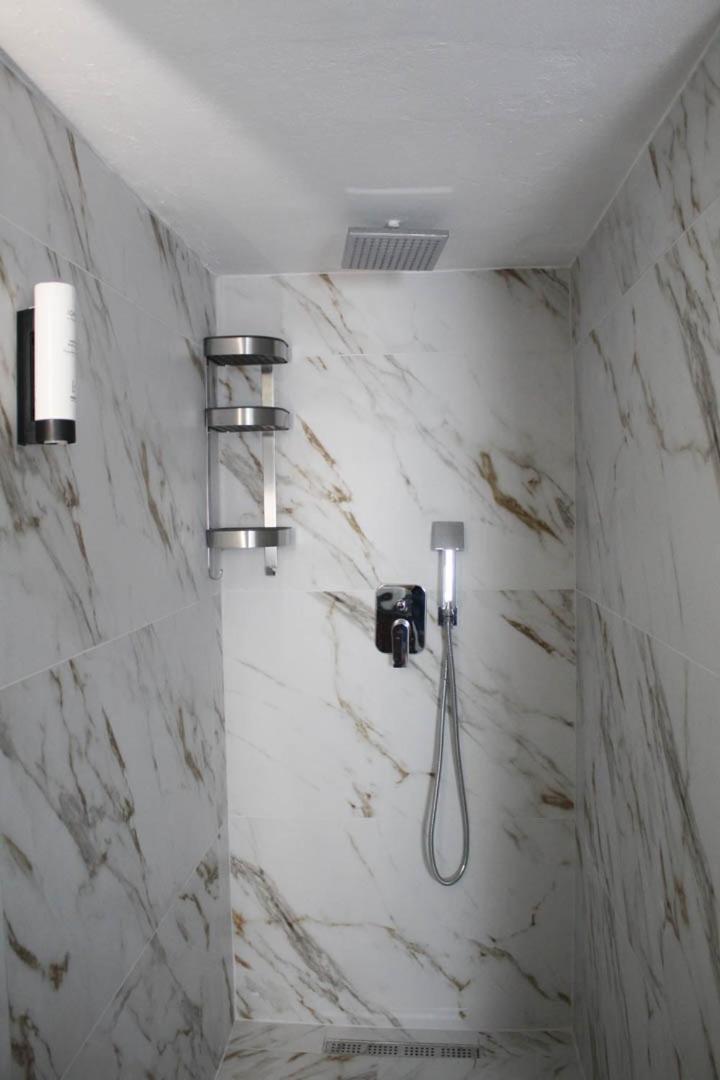 Down Town Luxurious Apartments 6 アレクサンドルポリス エクステリア 写真